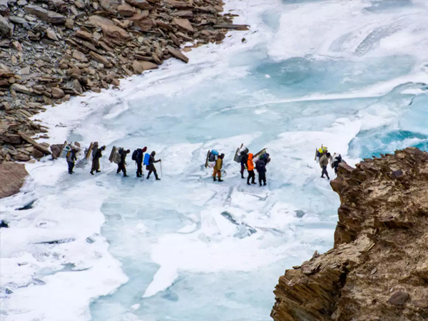 Frozen River Chadar Trek in Lehladakhtourism.com